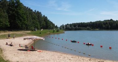 Plaża w Borku Małym nad Zalewem Żwirki