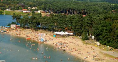 Kryspinów beach at the Centre for Recreation and Leisure over the Lagoon Na Piaskach in Budzyn