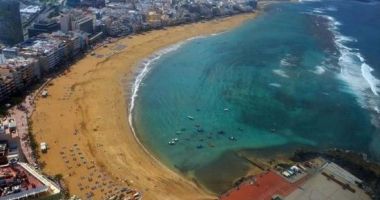 Plaża Las Canteras w Las Palmas na wyspie Gran Canaria na Oceanie Atlantyckim
