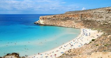 Plaża Królików na Wyspie Lampedusa na Morzu Śródziemnym