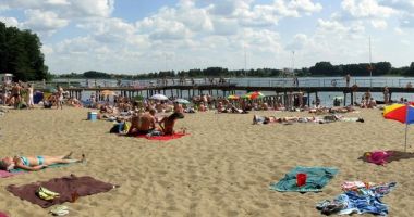 Plaża Wojskowa przy WDW Żagiel w Borównie nad Jeziorem Borówno