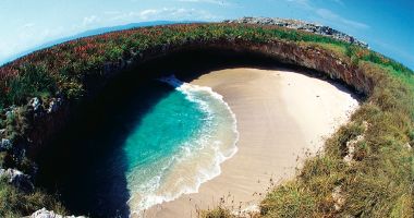 Ukryta Plaża Miłości na Wyspach Marietas na Oceanie Spokojnym