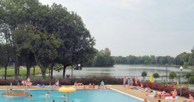 Swimming Pool Wandzianka in Cracow